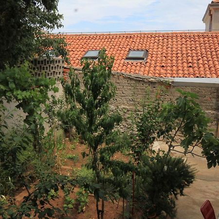 Apartments And Rooms With Parking Space Mali Lošinj Buitenkant foto