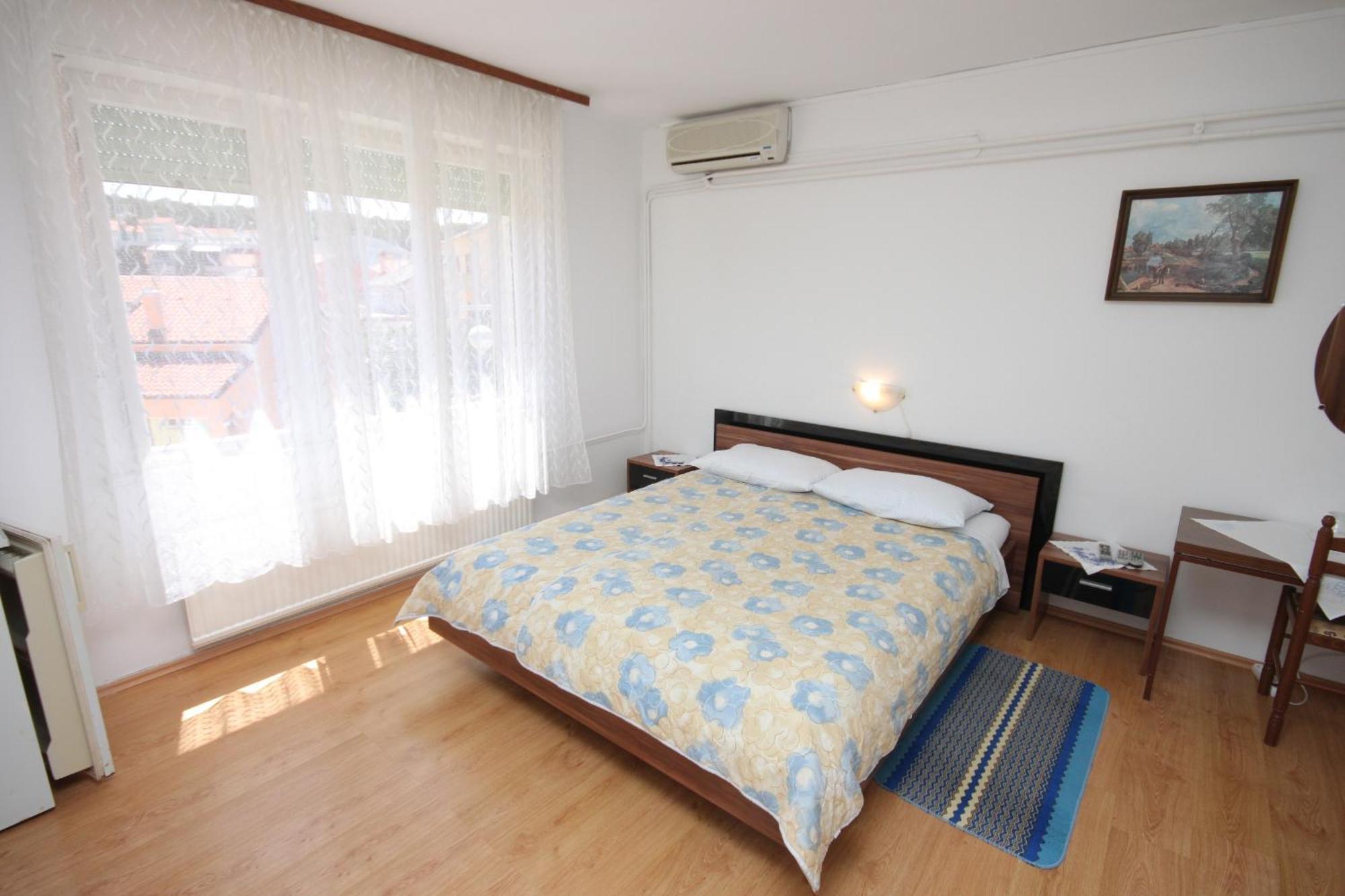 Apartments And Rooms With Parking Space Mali Lošinj Buitenkant foto