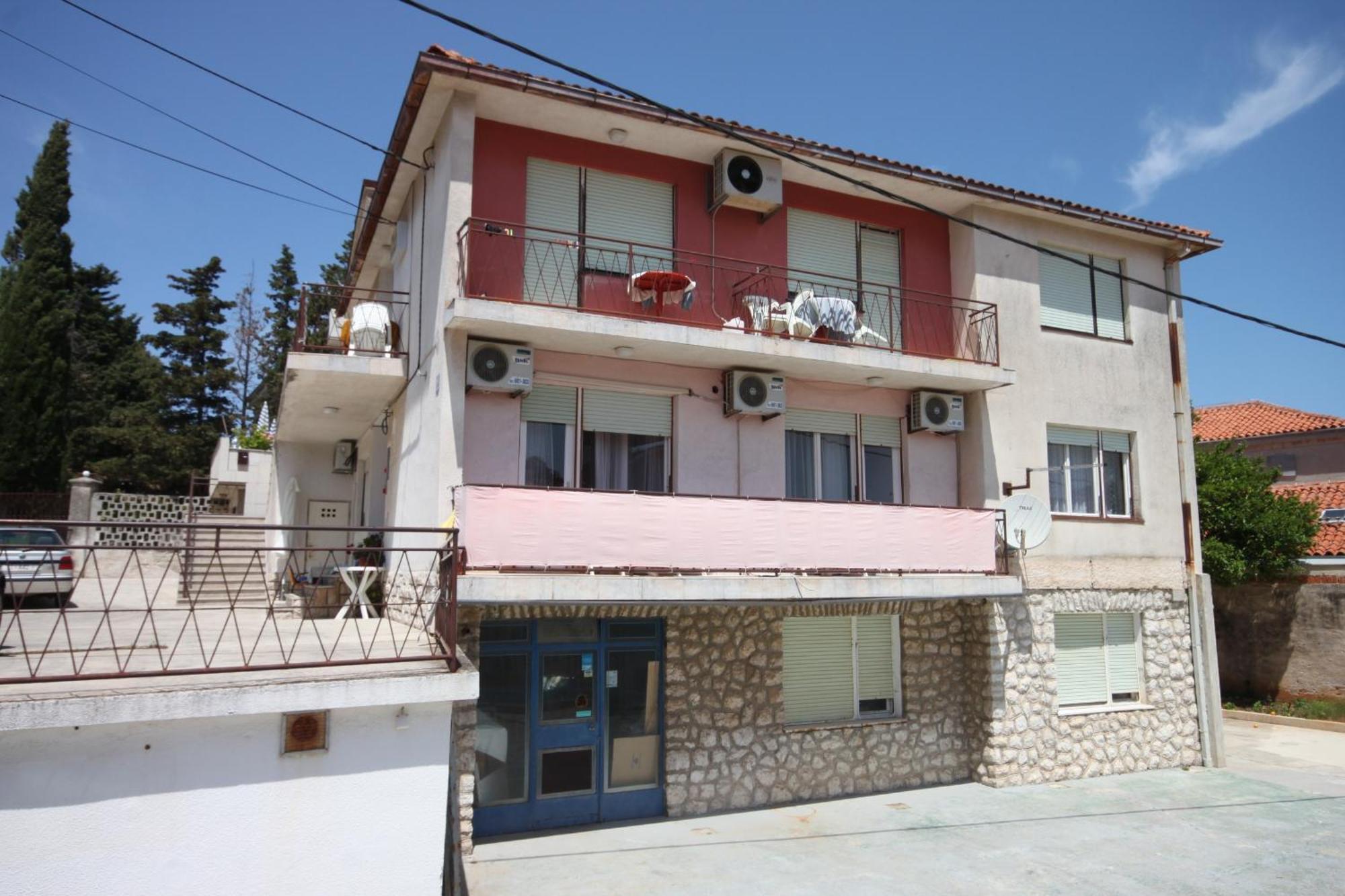 Apartments And Rooms With Parking Space Mali Lošinj Buitenkant foto