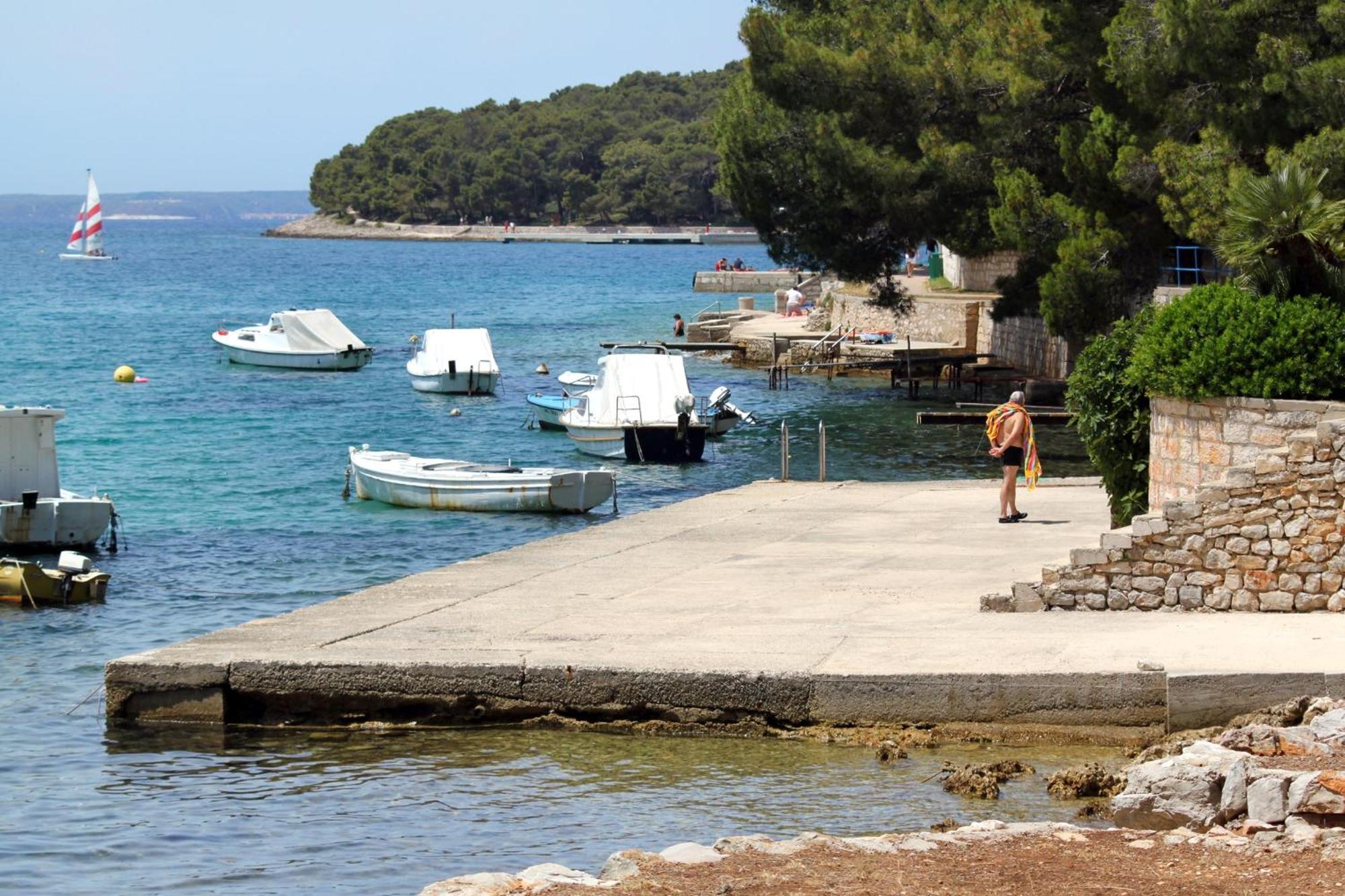 Apartments And Rooms With Parking Space Mali Lošinj Buitenkant foto
