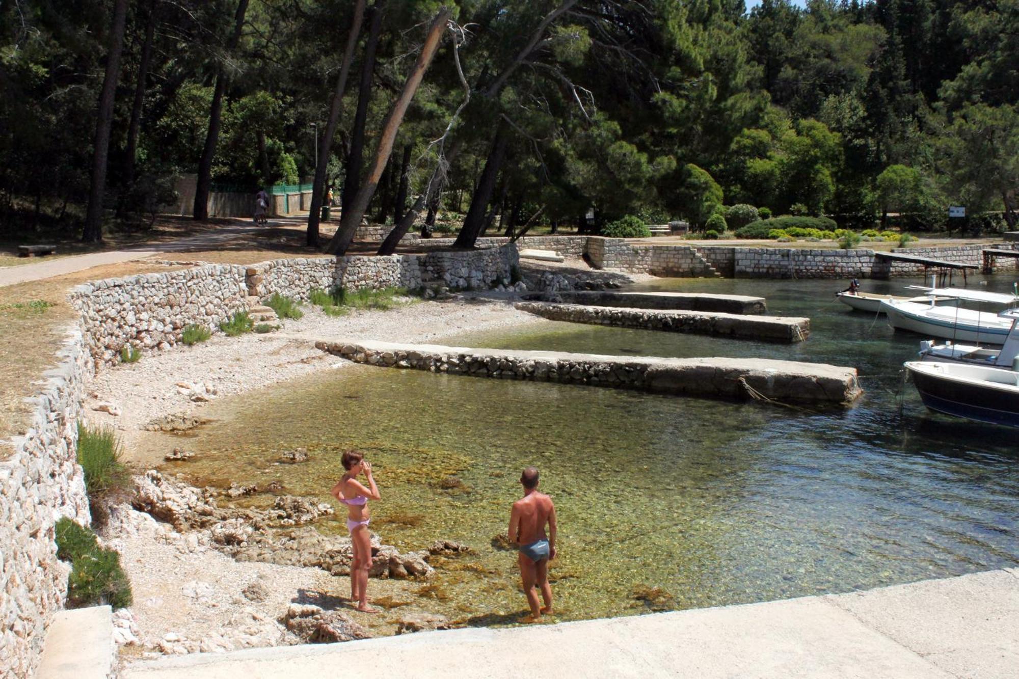 Apartments And Rooms With Parking Space Mali Lošinj Buitenkant foto