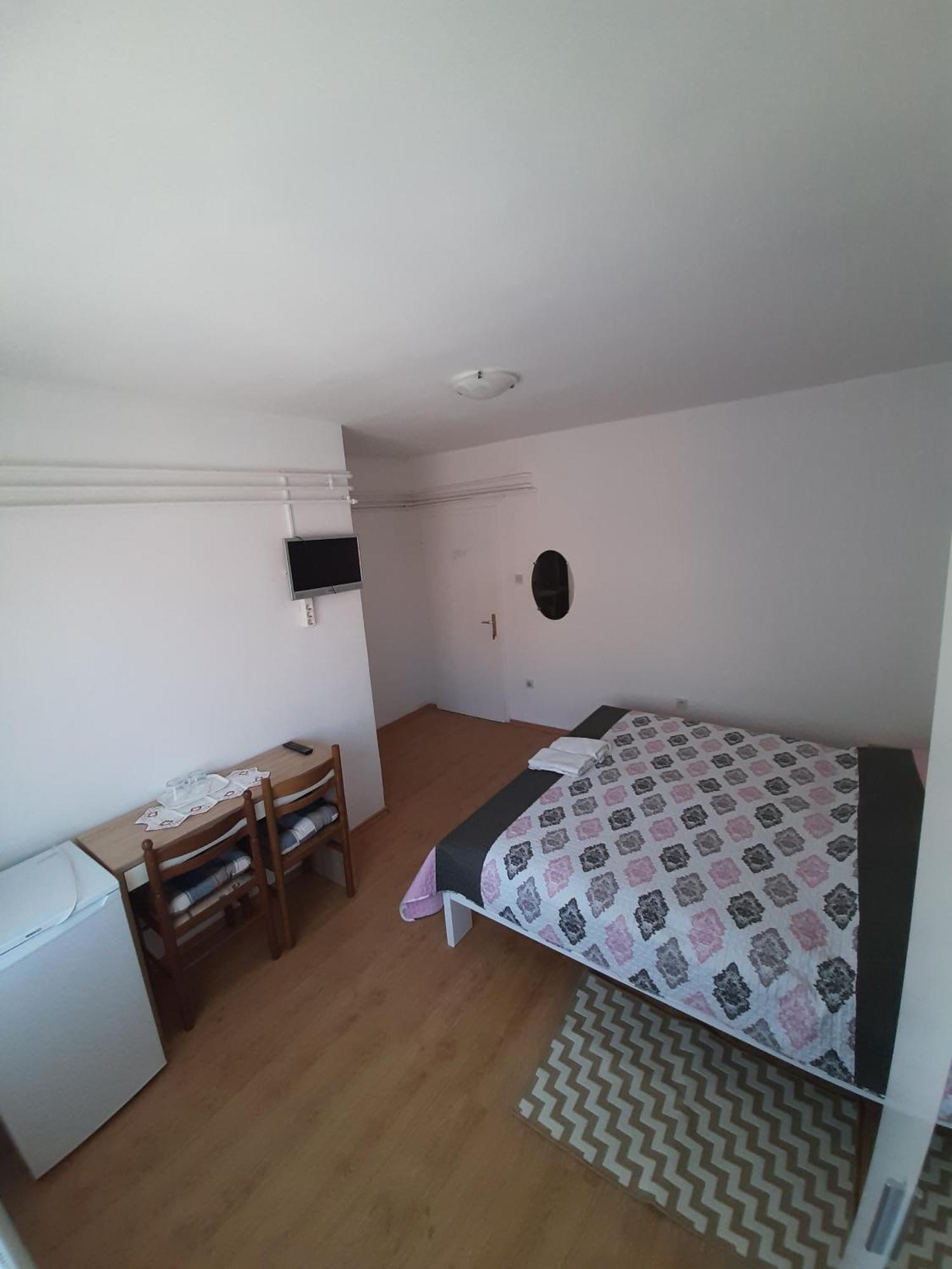 Apartments And Rooms With Parking Space Mali Lošinj Kamer foto