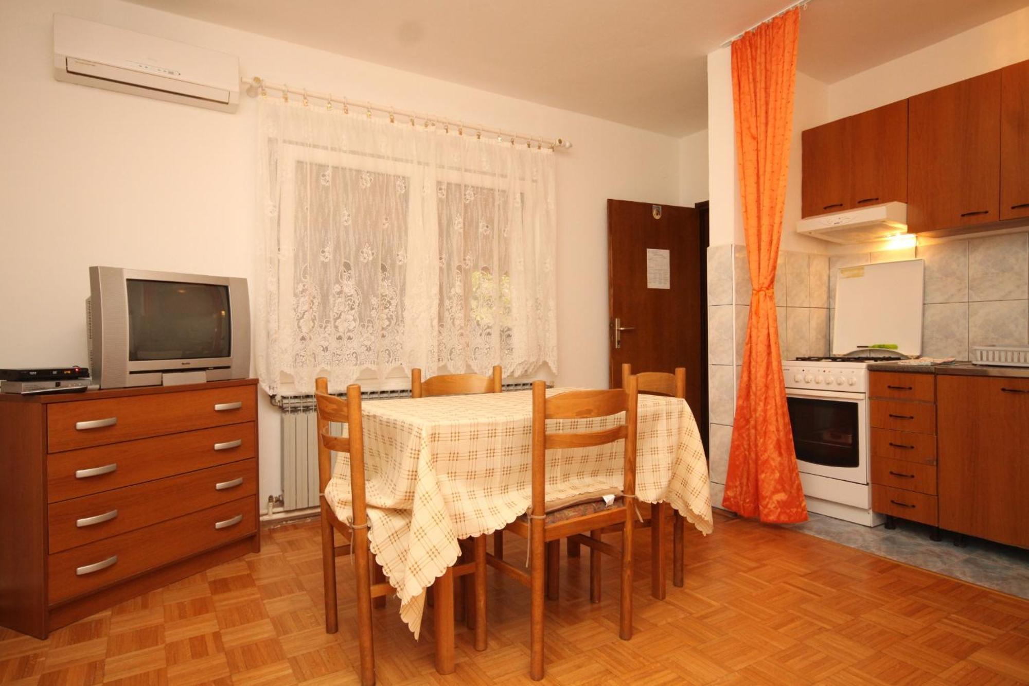 Apartments And Rooms With Parking Space Mali Lošinj Kamer foto