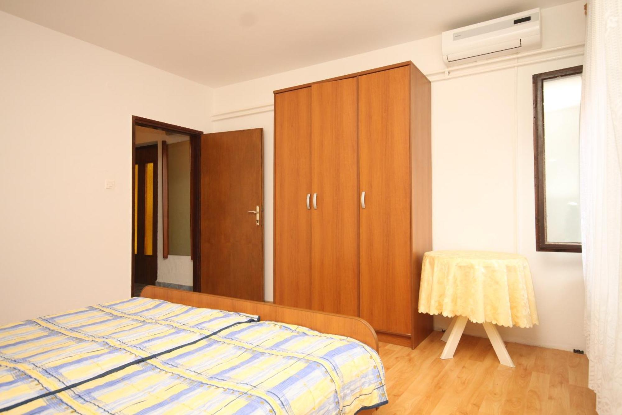 Apartments And Rooms With Parking Space Mali Lošinj Kamer foto