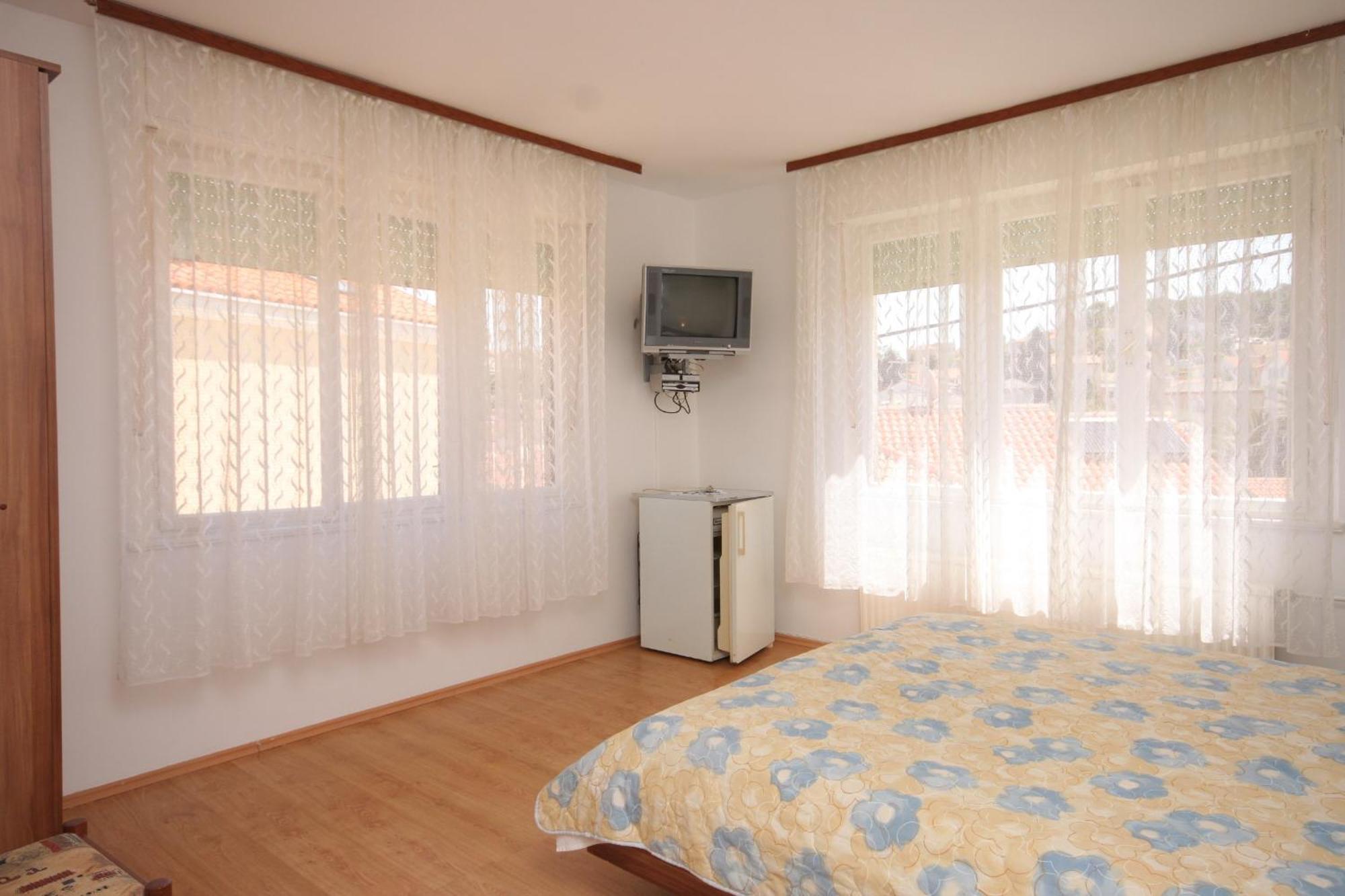 Apartments And Rooms With Parking Space Mali Lošinj Kamer foto